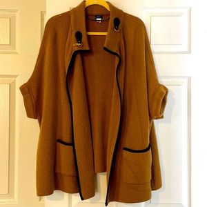 ~Perfect throw over short sleeve  apt 9 sweater~